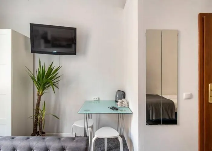 Hello アパートホテル