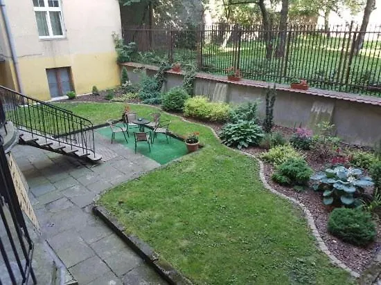 Hello アパートホテル